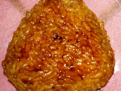 甘辛ダレがたっぷりしみ込んだ 絶品焼きおにぎり